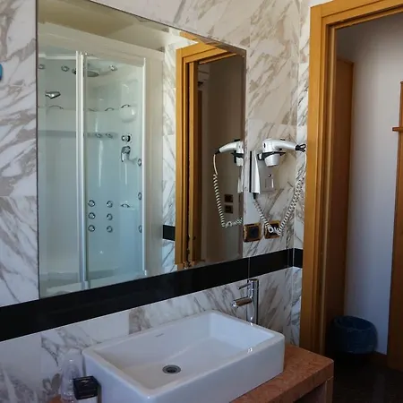 호텔 Columbus Dependance 리그나노 사비아도로